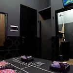 One Of One Experiences - Cinema Room