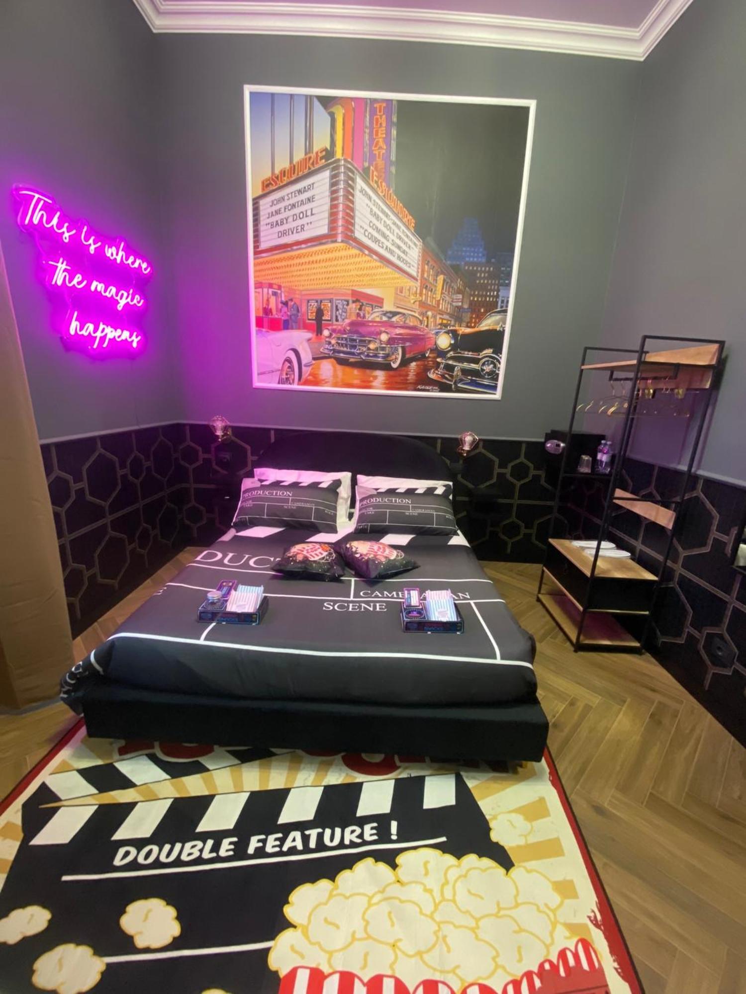 One Of One Experiences - Cinema Affittacamere Roma